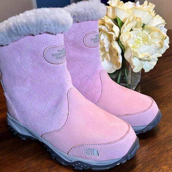 BRAND NEW The North Face Women's Pink Suede Insulated Boots Size 6 - Picture 1 of 7